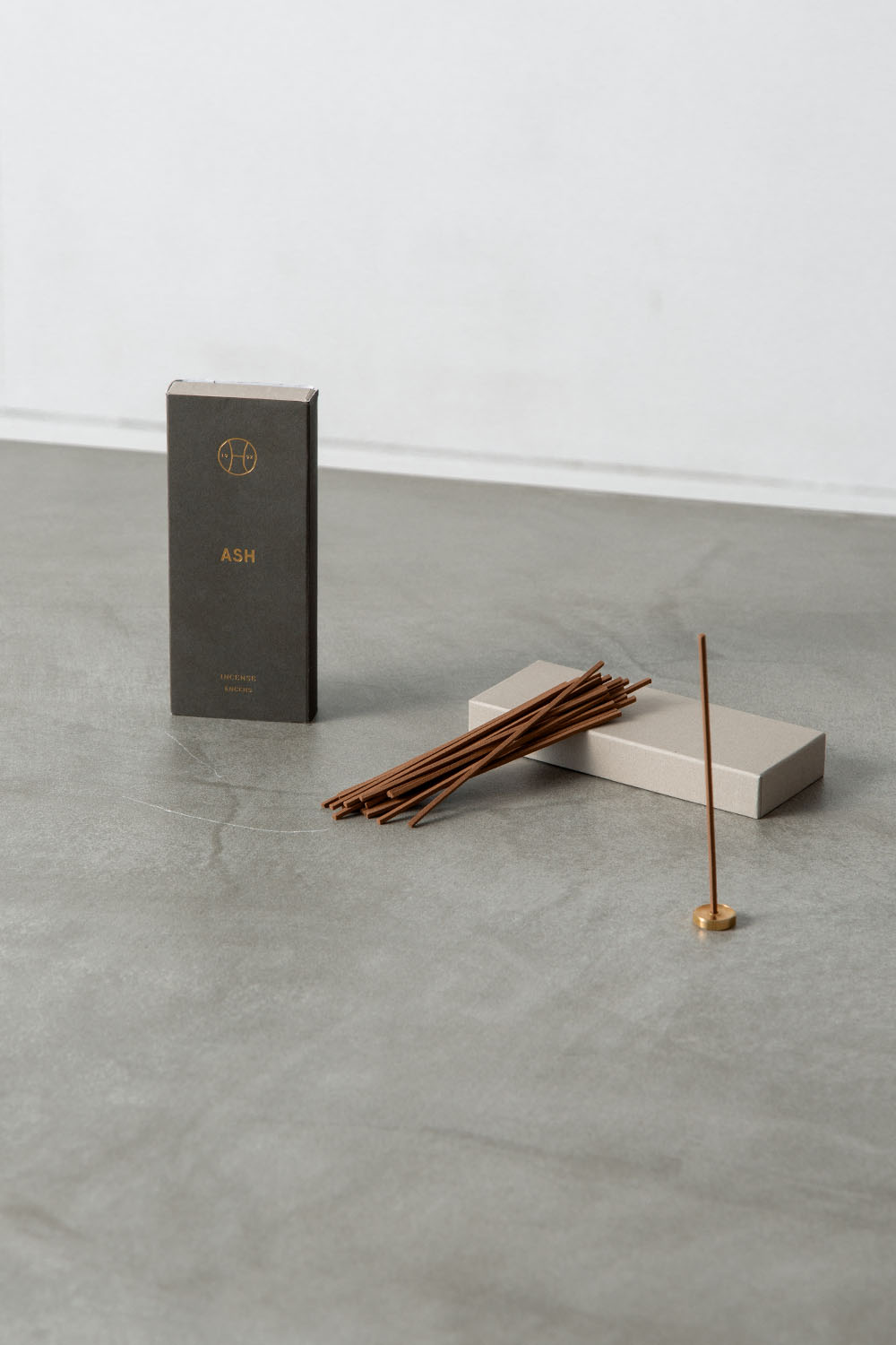 PERFUMER H,パヒューマーエイチ,ASH,Incense,インセンス,England,イギリス,London,ロンドン,stoop,topso,清澄白河,Antique,Vintage,Interior Design,アンティーク,ビンテージ,ヴィンテージ,家具,雑貨,インテリア,店舗什器,設計,インテリアデザイン,内装,什器,店舗設計,ギャラリー,デザイナーズ家具,ショールーム