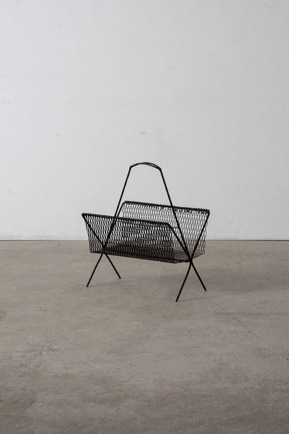 Magazine Rack in Steel and Metal