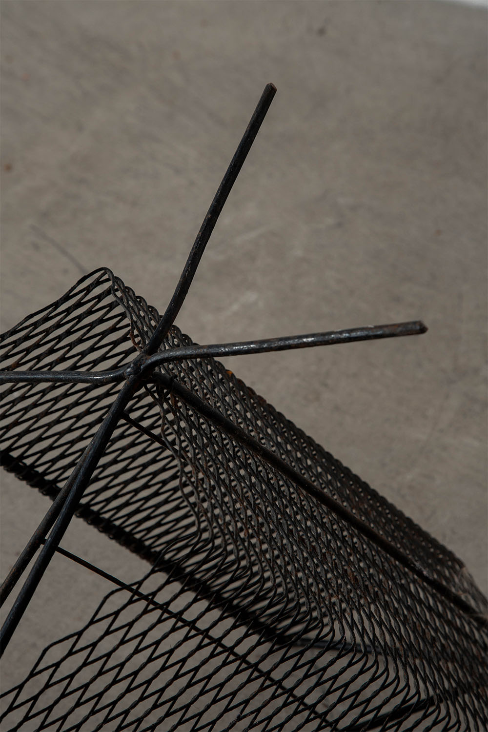 Magazine Rack in Steel and Metal