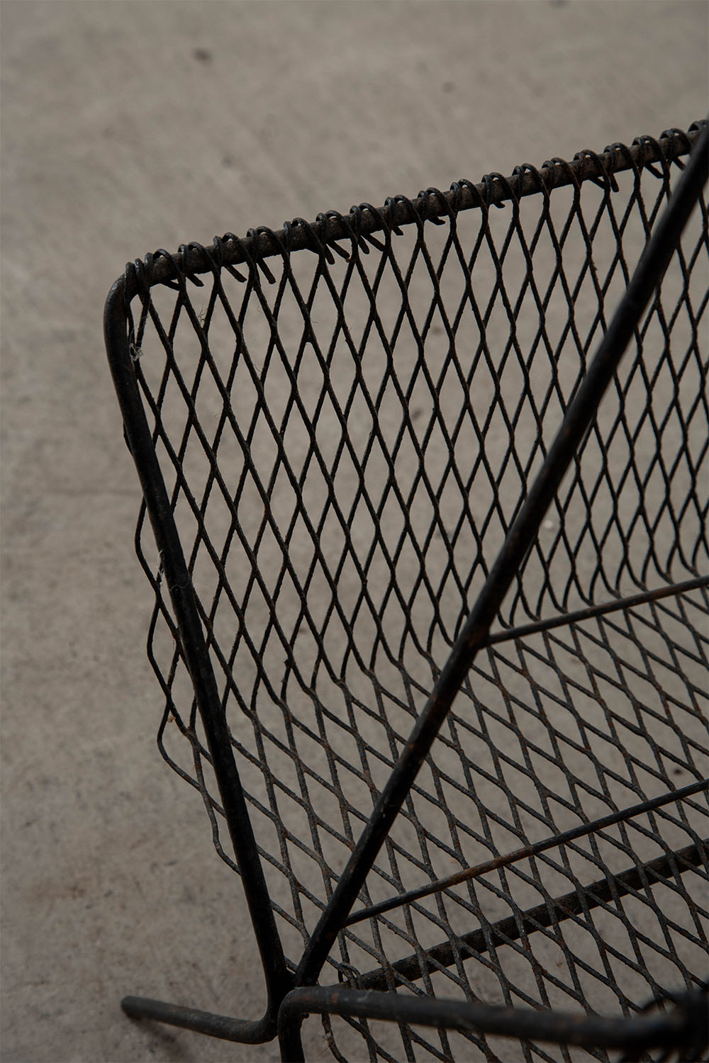 Magazine Rack in Steel and Metal