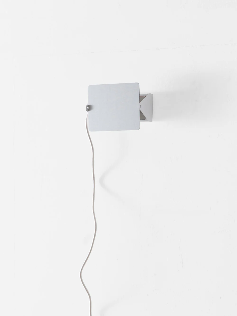 Applique À Volet Pivotant Wall Lamp by Charlotte Perriand for NEMO in Red&nbsp;Natual Anodized