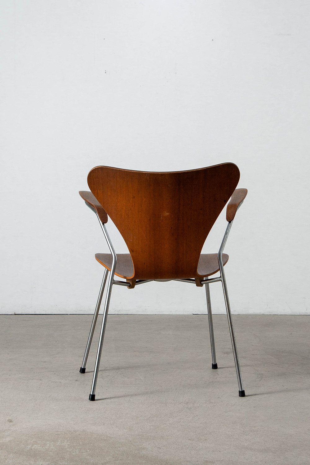 ‘SERIES 7’ Armrest Chair by Arne Jacobsen for Fritz Hansen