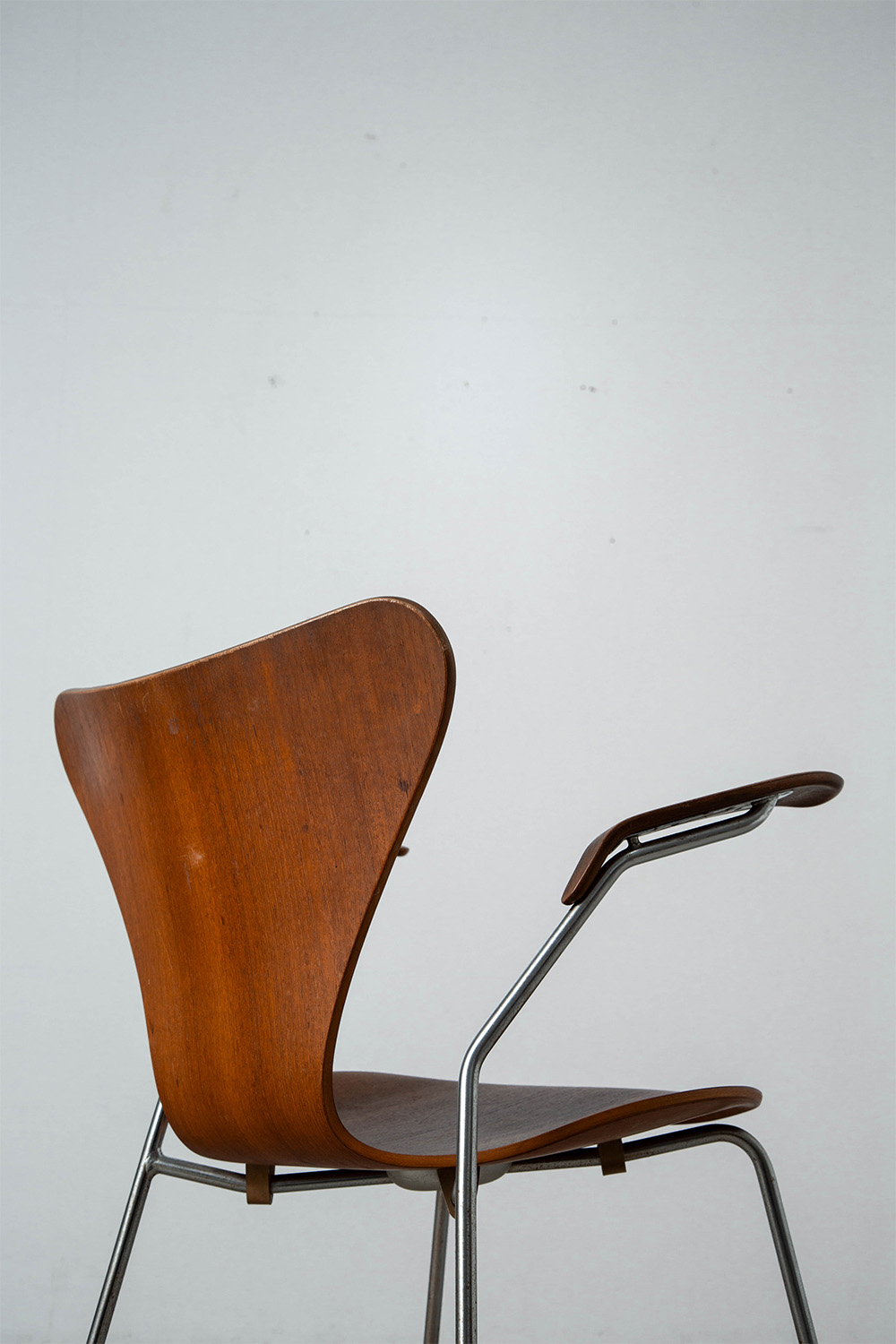 ‘SERIES 7’ Armrest Chair by Arne Jacobsen for Fritz Hansen