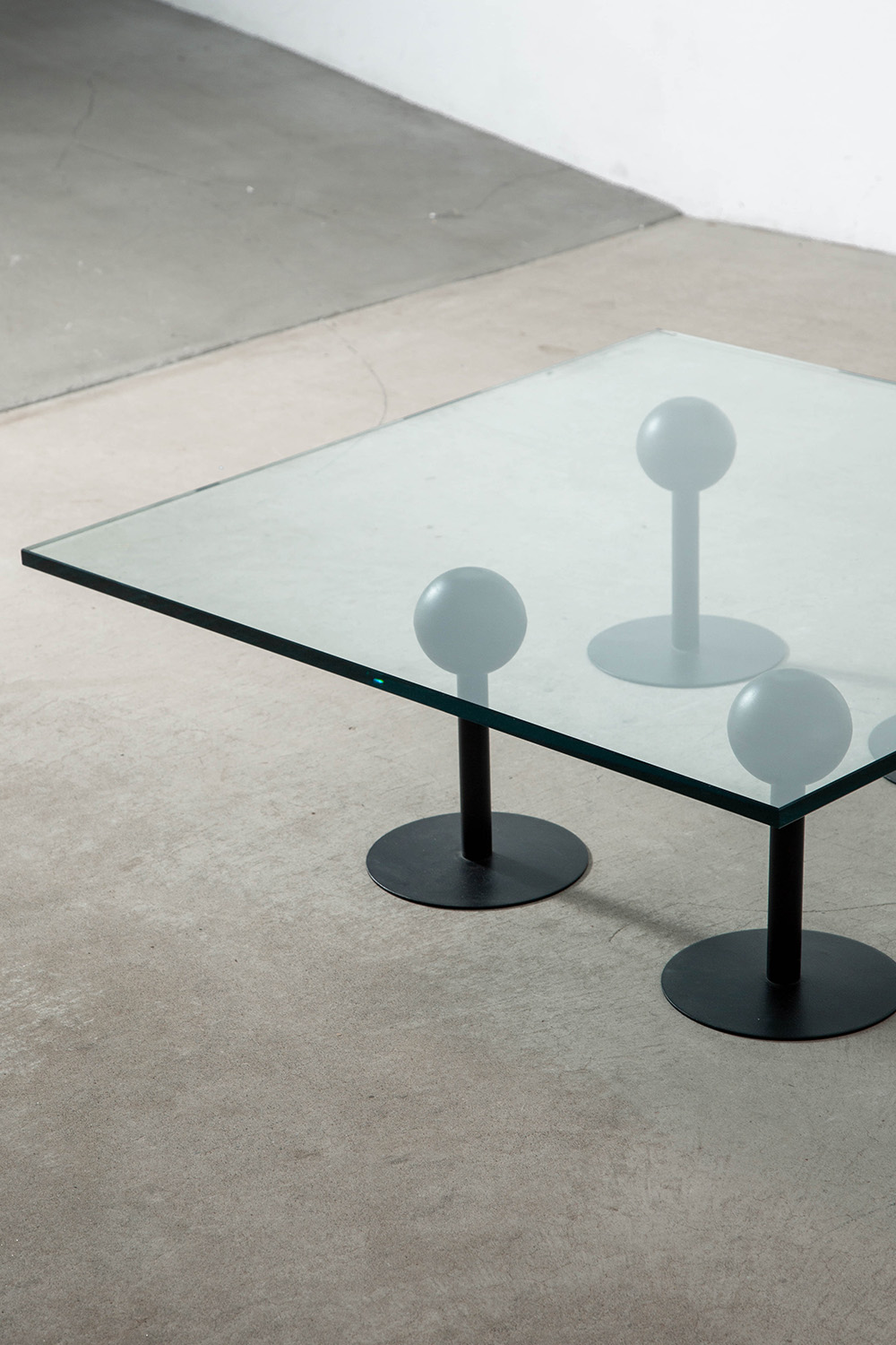 ‘Pepper Young’ Coffee Table by Philippe Starck for Disform in Glass , Enameled Steel and Polyurethane Foam