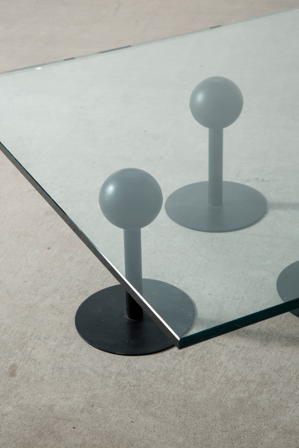 ‘Pepper Young’ Coffee Table by Philippe Starck for Disform in Glass , Enameled Steel and Polyurethane Foam