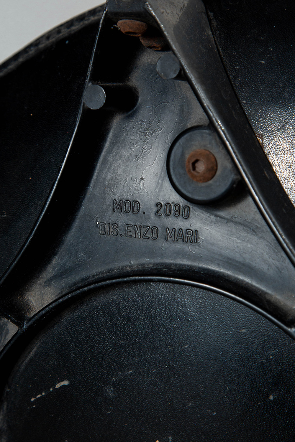 ‘Tonietta’ Chair by Enzo Mari for Zanotta in Aluminium and Leather