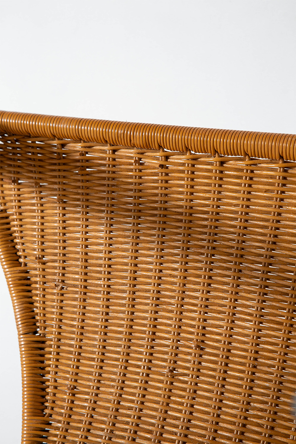 Coffee Table in Glass , Wicker , Wood and Metal