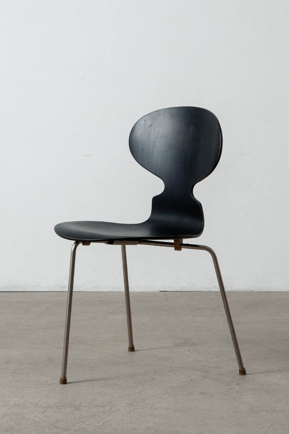 ‘Ant’ Chair by Arne Jacobsen for Fritz Hansen in Wood and Steel