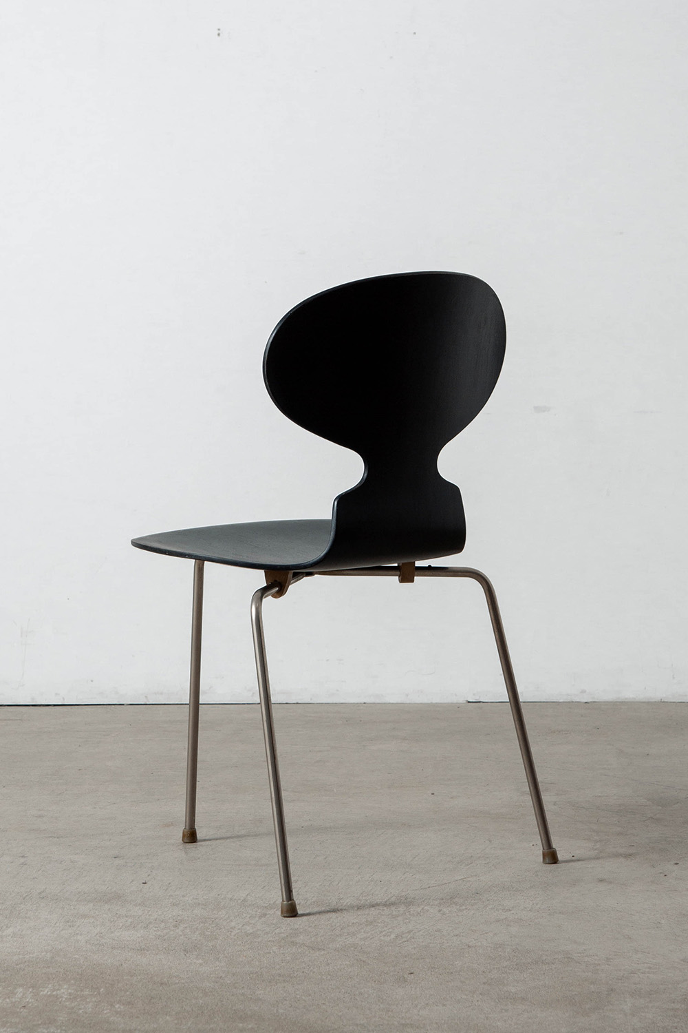 ‘Ant’ Chair by Arne Jacobsen for Fritz Hansen in Wood and Steel