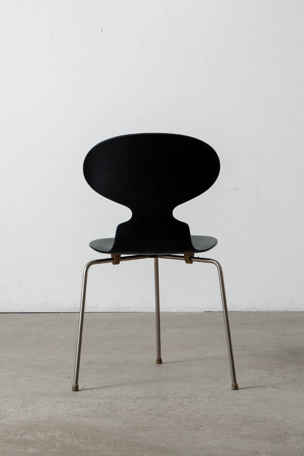 ‘Ant’ Chair by Arne Jacobsen for Fritz Hansen in Wood and Steel