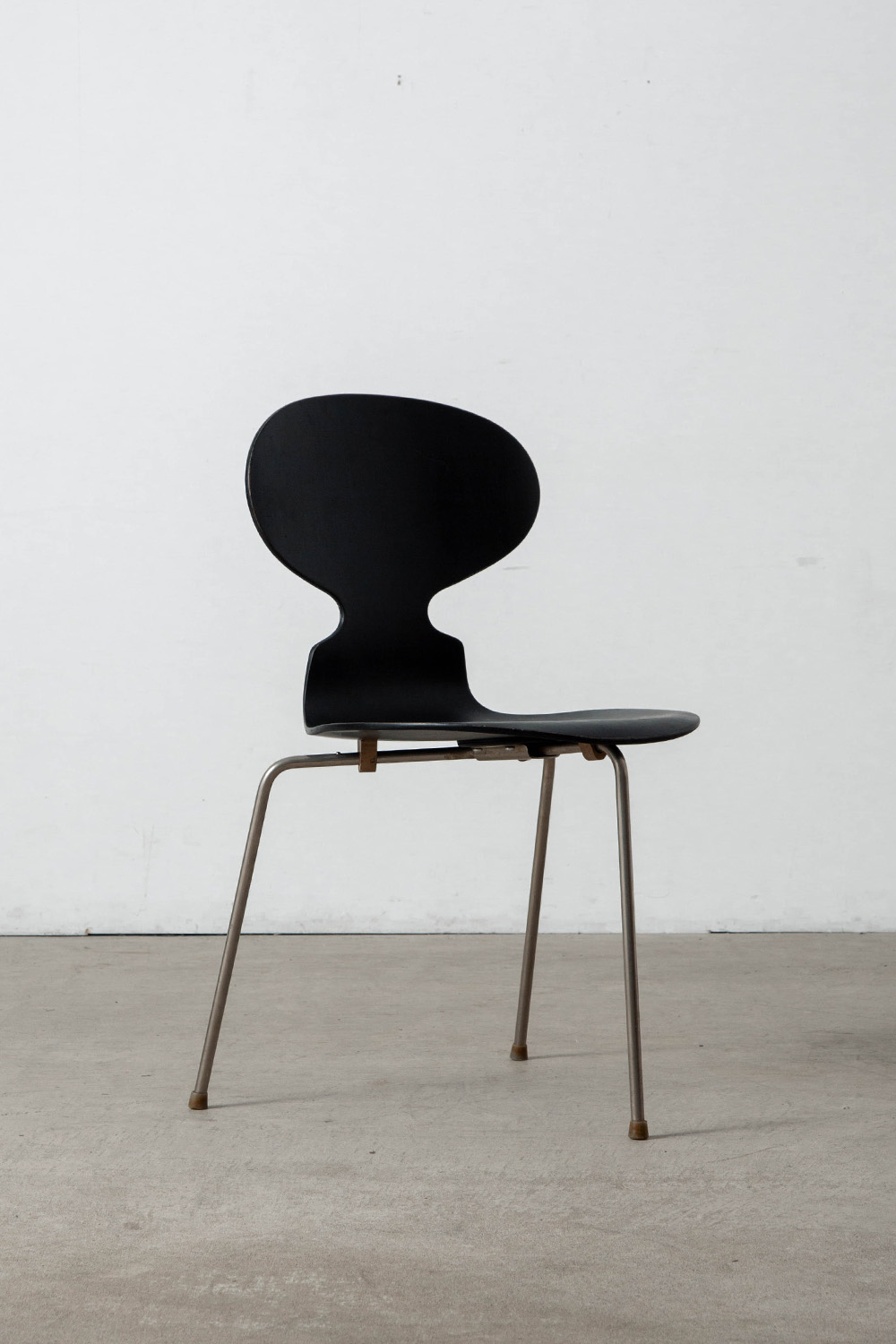 ‘Ant’ Chair by Arne Jacobsen for Fritz Hansen in Wood and Steel