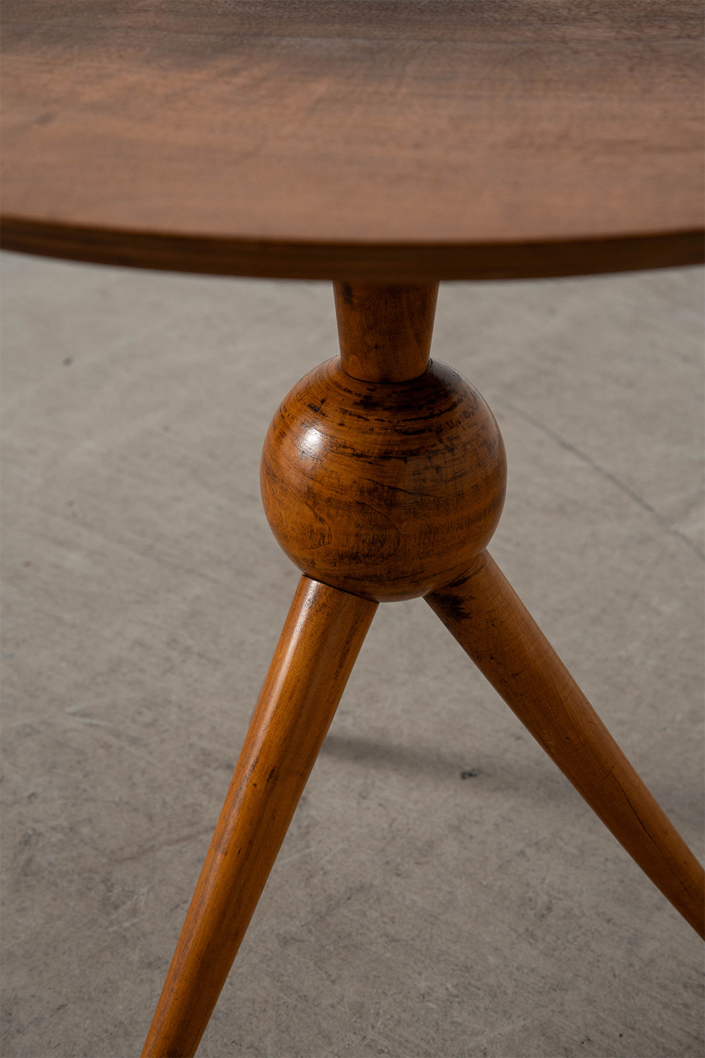 Tripod Legs Side Table in Wood