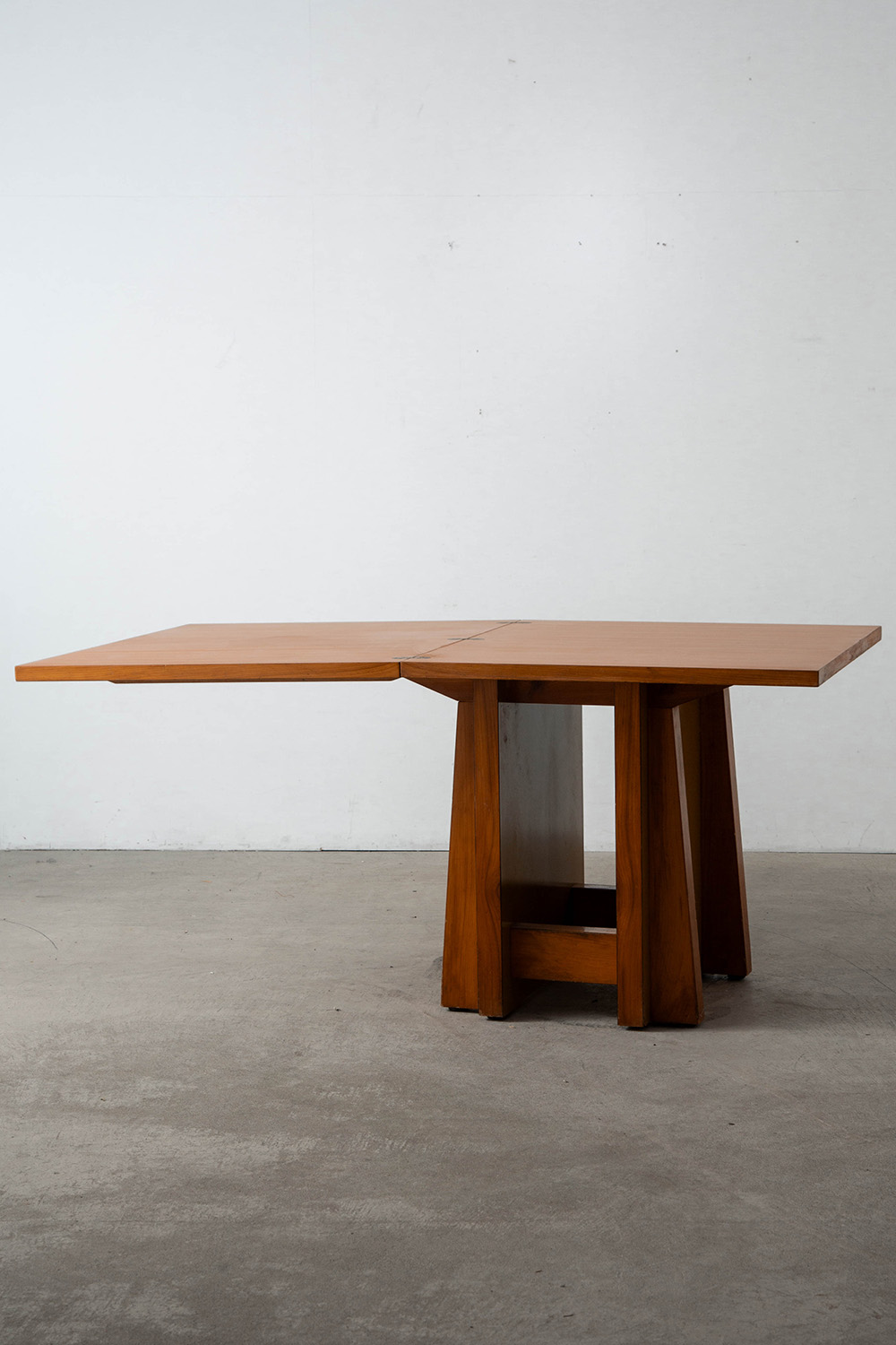 Architectural Extension Dining Table in Wood