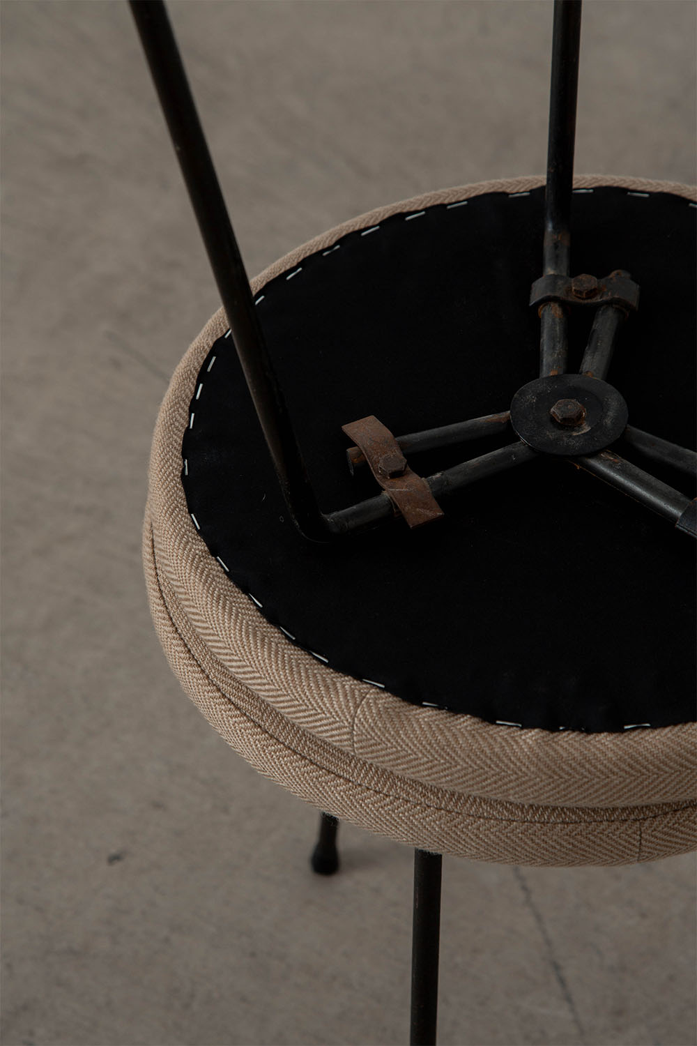 Tripod Stool,Stool,スツール, Netherlands,オランダ,清澄白河,Antique,Vintage,Interior Design,stoop,topso,アンティーク,ビンテージ,ヴィンテージ,家具,雑貨,インテリア,店舗什器,設計,インテリアデザイン,内装,什器,店舗設計,ギャラリー,デザイナーズ家具,ショールーム