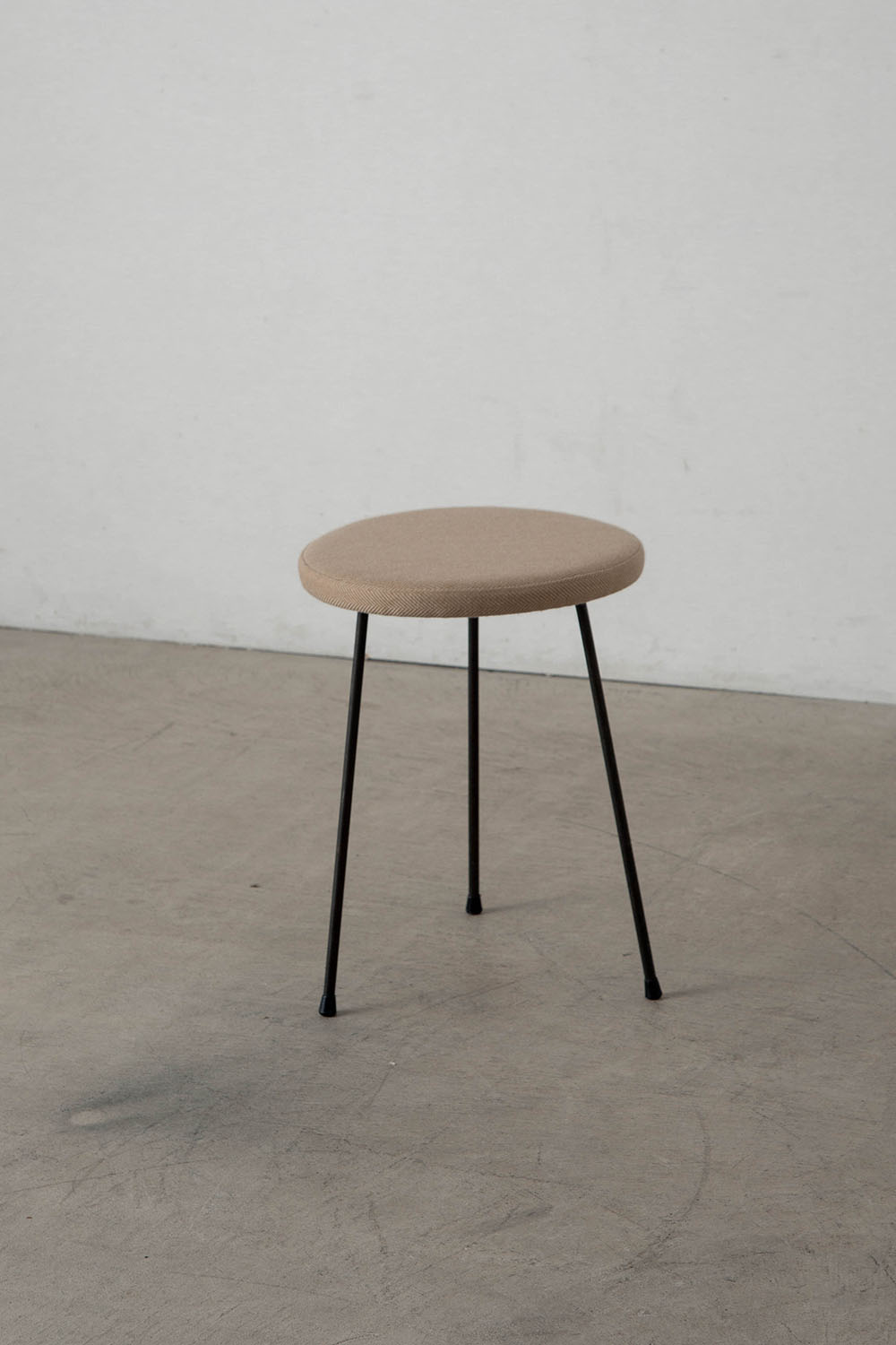 Tripod Stool,Stool,スツール, Netherlands,オランダ,清澄白河,Antique,Vintage,Interior Design,stoop,topso,アンティーク,ビンテージ,ヴィンテージ,家具,雑貨,インテリア,店舗什器,設計,インテリアデザイン,内装,什器,店舗設計,ギャラリー,デザイナーズ家具,ショールーム