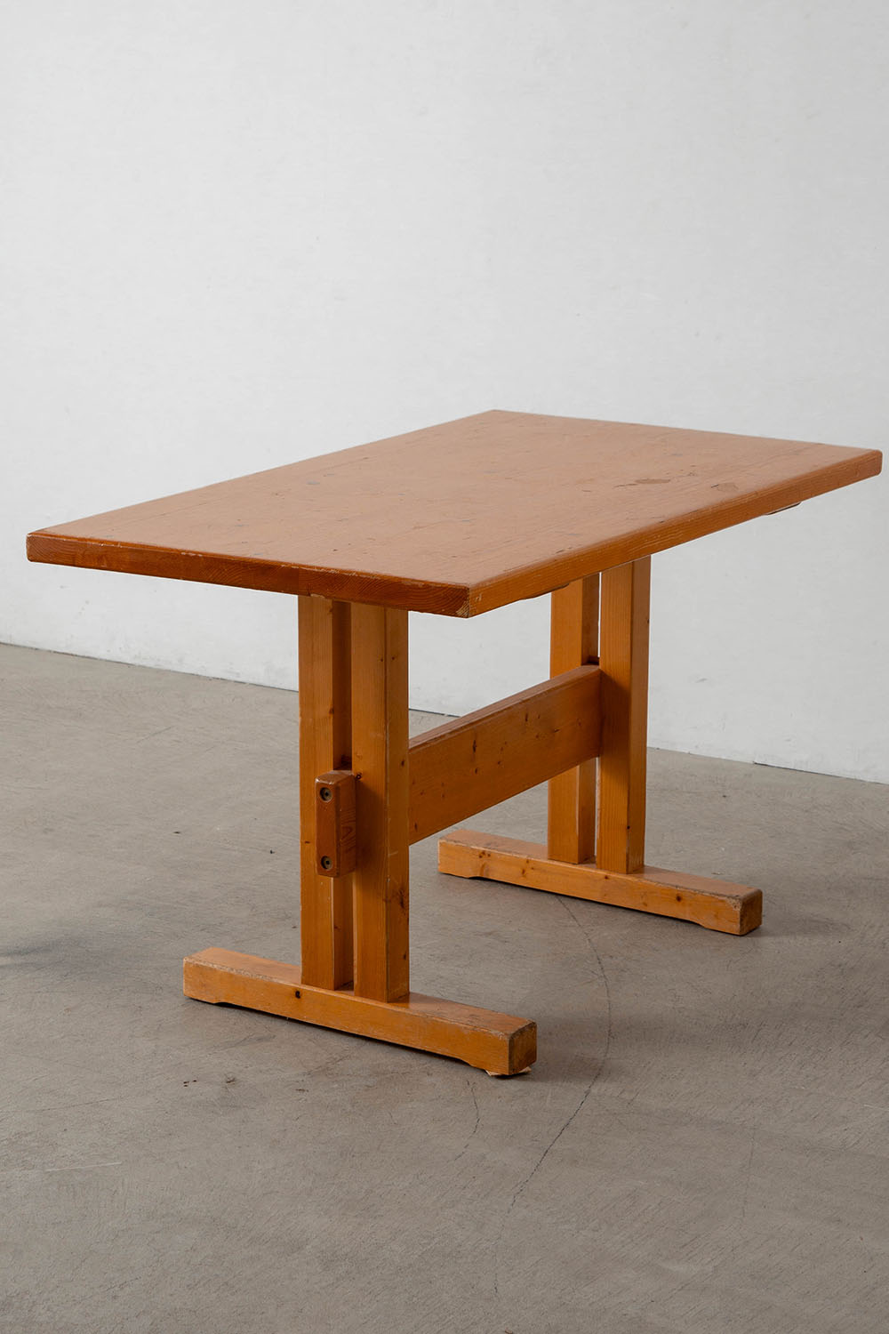 Dining Table,ダイニングテーブル,Charlotte Perriand,シャルロット・ペリアン,Les Arcs,レザルク,清澄白河,Antique,Vintage,Interior Design,stoop,topso,アンティーク,ビンテージ,ヴィンテージ,家具,雑貨,インテリア,店舗什器,設計,インテリアデザイン,内装,什器,店舗設計,ギャラリー,デザイナーズ家具,ショールーム