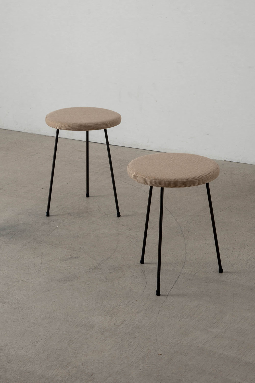 Tripod Stool,Stool,スツール, Netherlands,オランダ,清澄白河,Antique,Vintage,Interior Design,stoop,topso,アンティーク,ビンテージ,ヴィンテージ,家具,雑貨,インテリア,店舗什器,設計,インテリアデザイン,内装,什器,店舗設計,ギャラリー,デザイナーズ家具,ショールーム