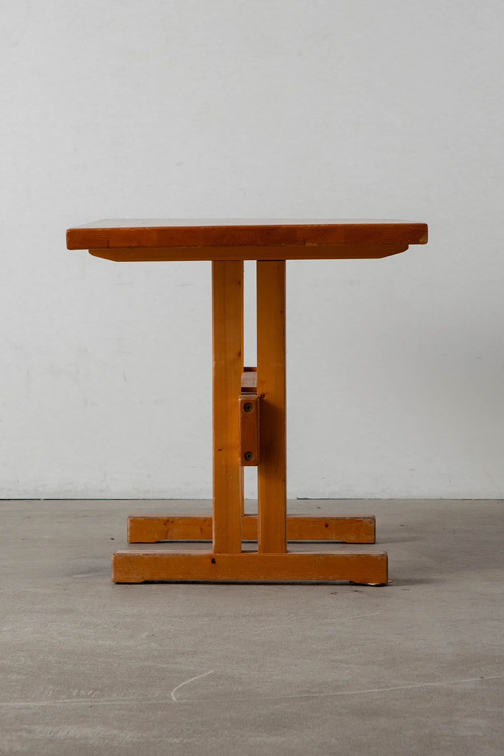 Dining Table,ダイニングテーブル,Charlotte Perriand,シャルロット・ペリアン,Les Arcs,レザルク,清澄白河,Antique,Vintage,Interior Design,stoop,topso,アンティーク,ビンテージ,ヴィンテージ,家具,雑貨,インテリア,店舗什器,設計,インテリアデザイン,内装,什器,店舗設計,ギャラリー,デザイナーズ家具,ショールーム