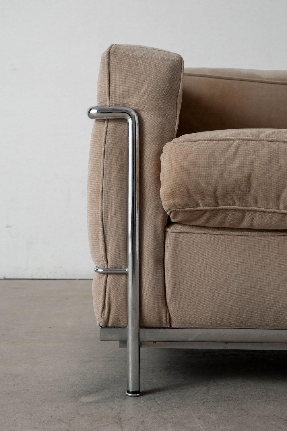 LC2 Sofa, LC2,Sofa,ソファ,Le Corbusier,ル・コルビジェ,Charlotte Perriand,シャルロット・ペリアン,Pierre Jeanneret,ピエール・ジャンヌレ,Cassina,カッシーナ,Italy,イタリア,France,フランス,清澄白河,Antique,Vintage,Interior Design,stoop,topso,アンティーク,ビンテージ,ヴィンテージ,家具,雑貨,インテリア,店舗什器,設計,インテリアデザイン,内装,什器,店舗設計,ギャラリー,デザイナーズ家具,ショールーム