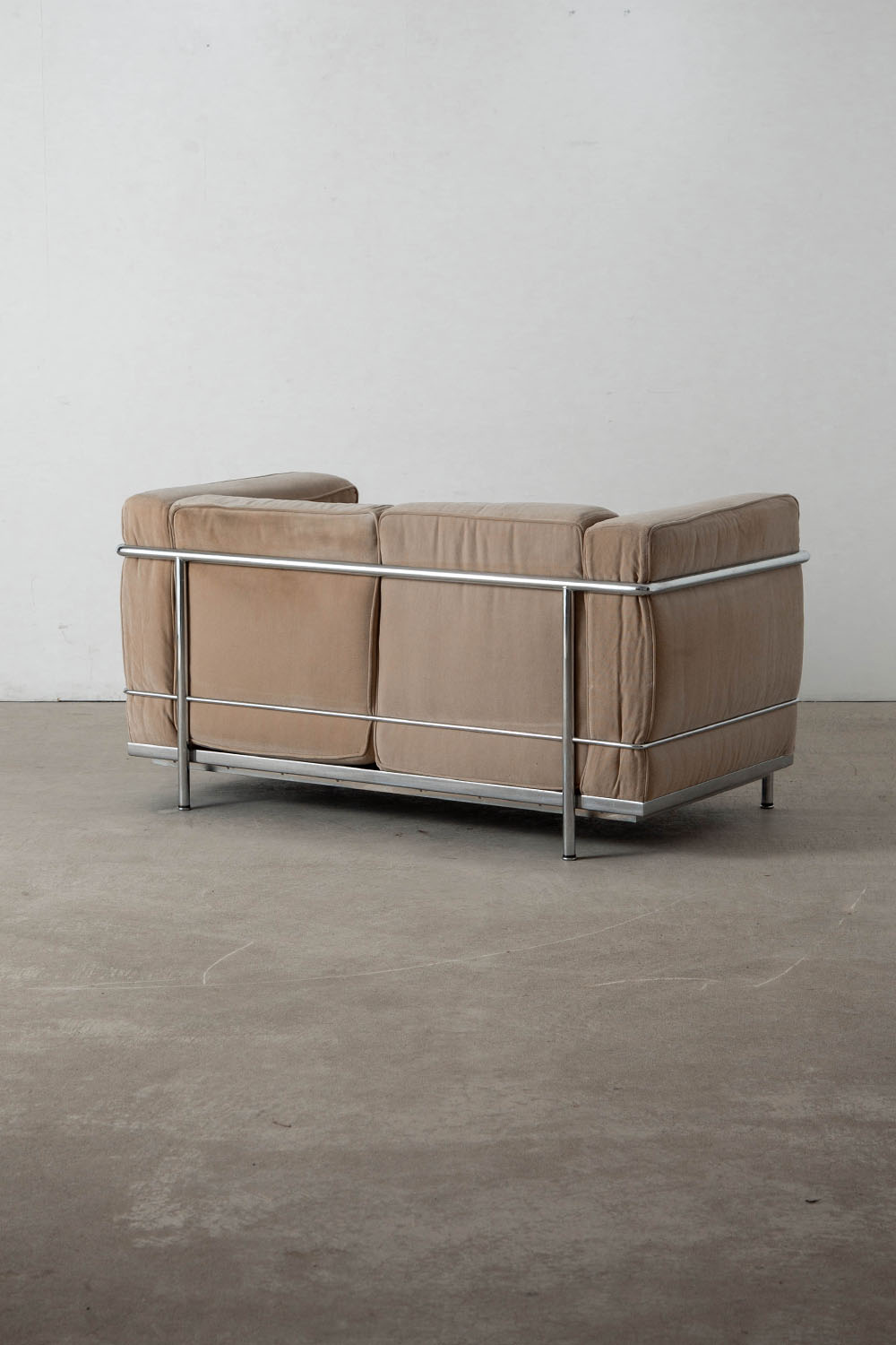 LC2 Sofa, LC2,Sofa,ソファ,Le Corbusier,ル・コルビジェ,Charlotte Perriand,シャルロット・ペリアン,Pierre Jeanneret,ピエール・ジャンヌレ,Cassina,カッシーナ,Italy,イタリア,France,フランス,清澄白河,Antique,Vintage,Interior Design,stoop,topso,アンティーク,ビンテージ,ヴィンテージ,家具,雑貨,インテリア,店舗什器,設計,インテリアデザイン,内装,什器,店舗設計,ギャラリー,デザイナーズ家具,ショールーム