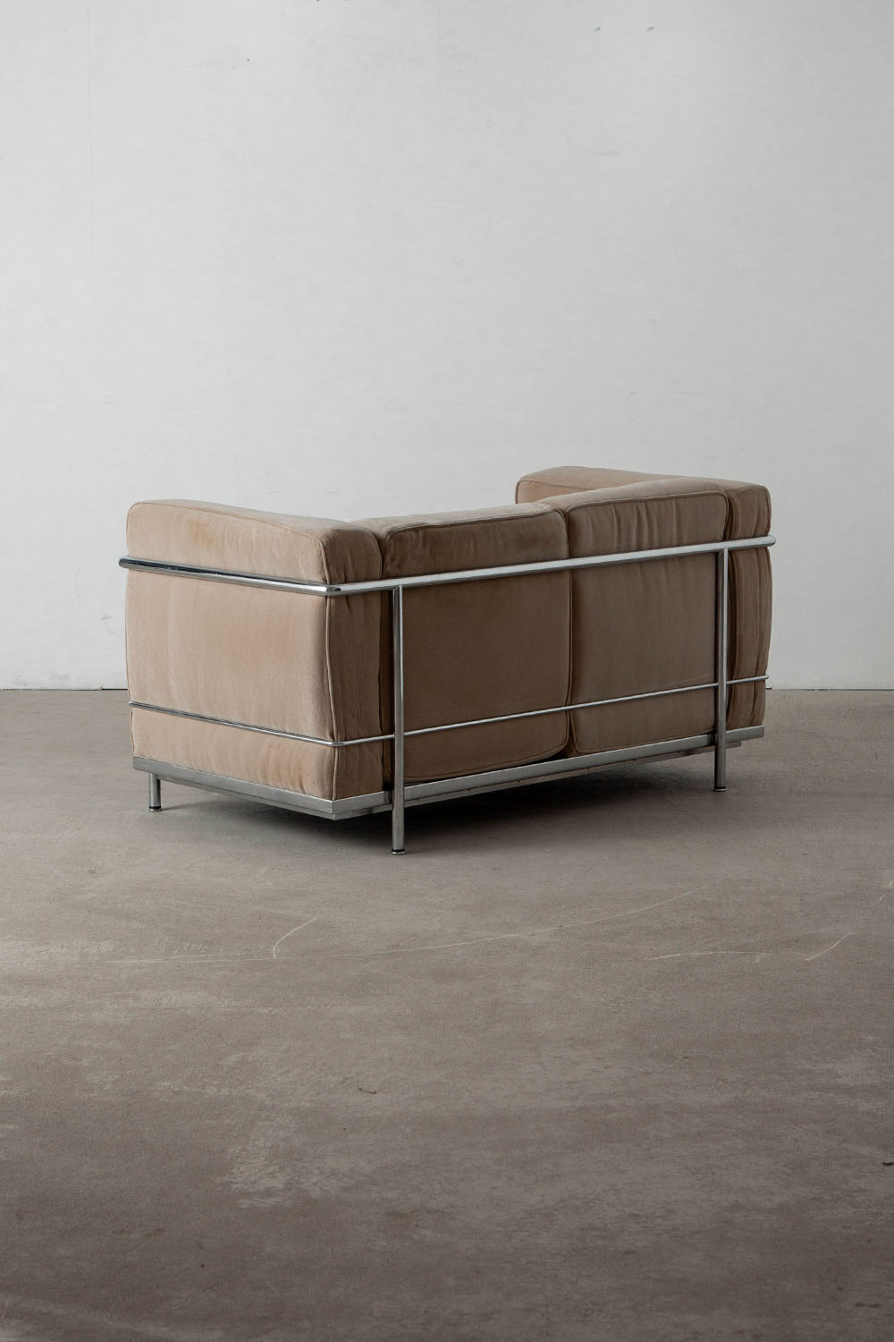 LC2 Sofa, LC2,Sofa,ソファ,Le Corbusier,ル・コルビジェ,Charlotte Perriand,シャルロット・ペリアン,Pierre Jeanneret,ピエール・ジャンヌレ,Cassina,カッシーナ,Italy,イタリア,France,フランス,清澄白河,Antique,Vintage,Interior Design,stoop,topso,アンティーク,ビンテージ,ヴィンテージ,家具,雑貨,インテリア,店舗什器,設計,インテリアデザイン,内装,什器,店舗設計,ギャラリー,デザイナーズ家具,ショールーム