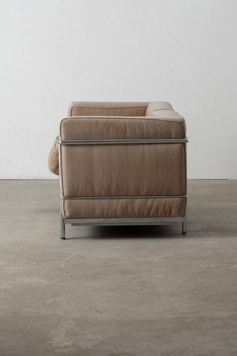 LC2 Sofa, LC2,Sofa,ソファ,Le Corbusier,ル・コルビジェ,Charlotte Perriand,シャルロット・ペリアン,Pierre Jeanneret,ピエール・ジャンヌレ,Cassina,カッシーナ,Italy,イタリア,France,フランス,清澄白河,Antique,Vintage,Interior Design,stoop,topso,アンティーク,ビンテージ,ヴィンテージ,家具,雑貨,インテリア,店舗什器,設計,インテリアデザイン,内装,什器,店舗設計,ギャラリー,デザイナーズ家具,ショールーム