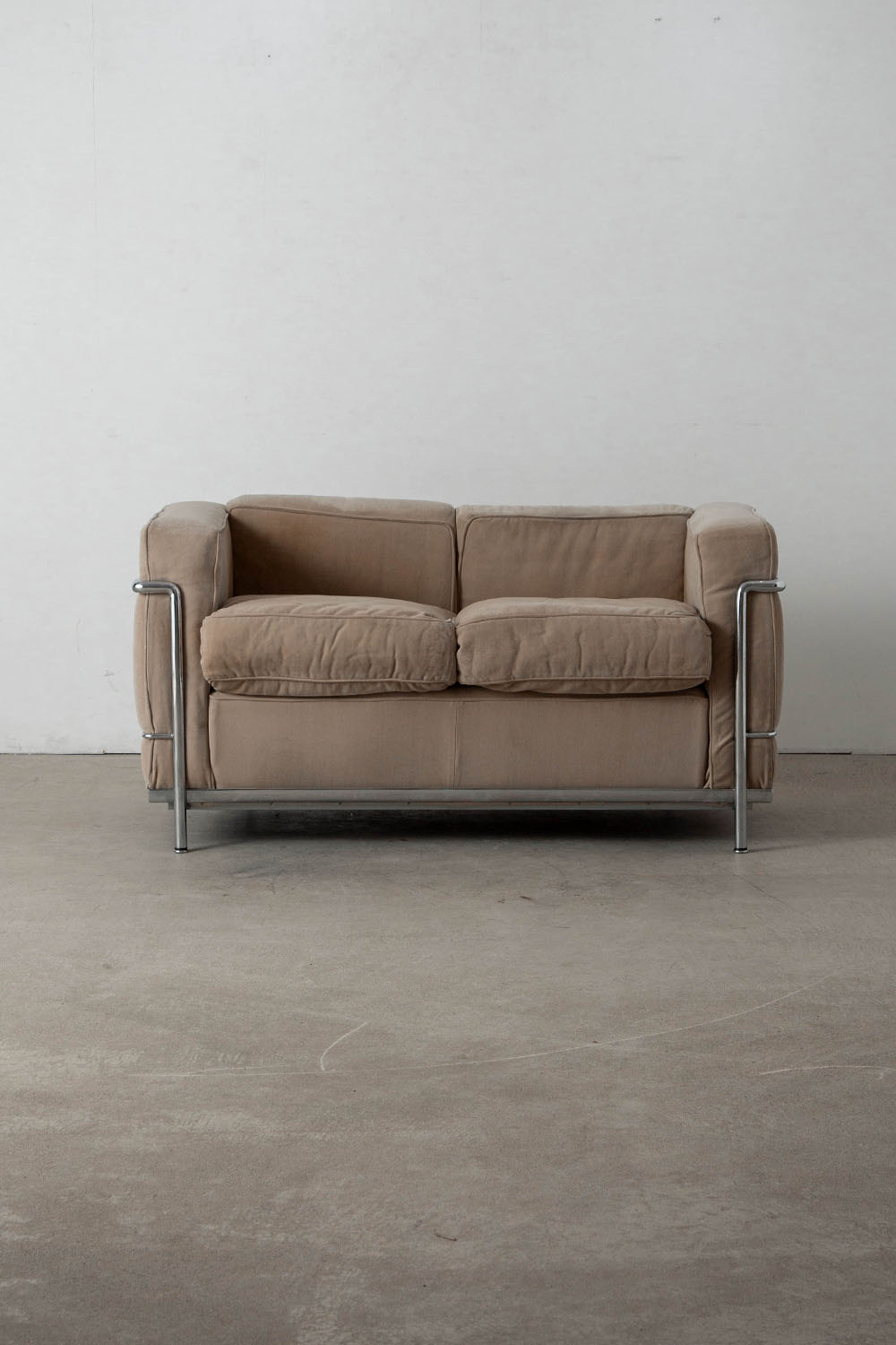 LC2 Sofa, LC2,Sofa,ソファ,Le Corbusier,ル・コルビジェ,Charlotte Perriand,シャルロット・ペリアン,Pierre Jeanneret,ピエール・ジャンヌレ,Cassina,カッシーナ,Italy,イタリア,France,フランス,清澄白河,Antique,Vintage,Interior Design,stoop,topso,アンティーク,ビンテージ,ヴィンテージ,家具,雑貨,インテリア,店舗什器,設計,インテリアデザイン,内装,什器,店舗設計,ギャラリー,デザイナーズ家具,ショールーム