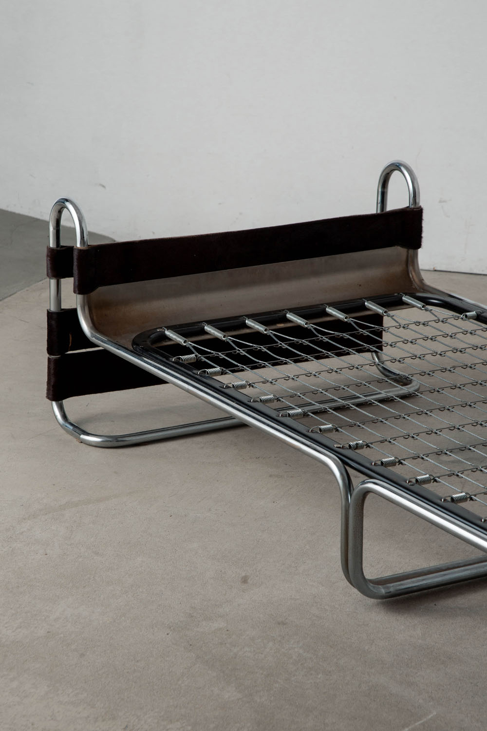 Wassily Daybed,ワシリーデイベッド,ワシリー,デイベッド,Marcel Breuer,マルセル・ブロイヤー,Germany,ドイツ,清澄白河,Antique,Vintage,Interior Design,stoop,topso,アンティーク,ビンテージ,ヴィンテージ,家具,雑貨,インテリア,店舗什器,設計,インテリアデザイン,内装,什器,店舗設計,ギャラリー,デザイナーズ家具,ショールーム