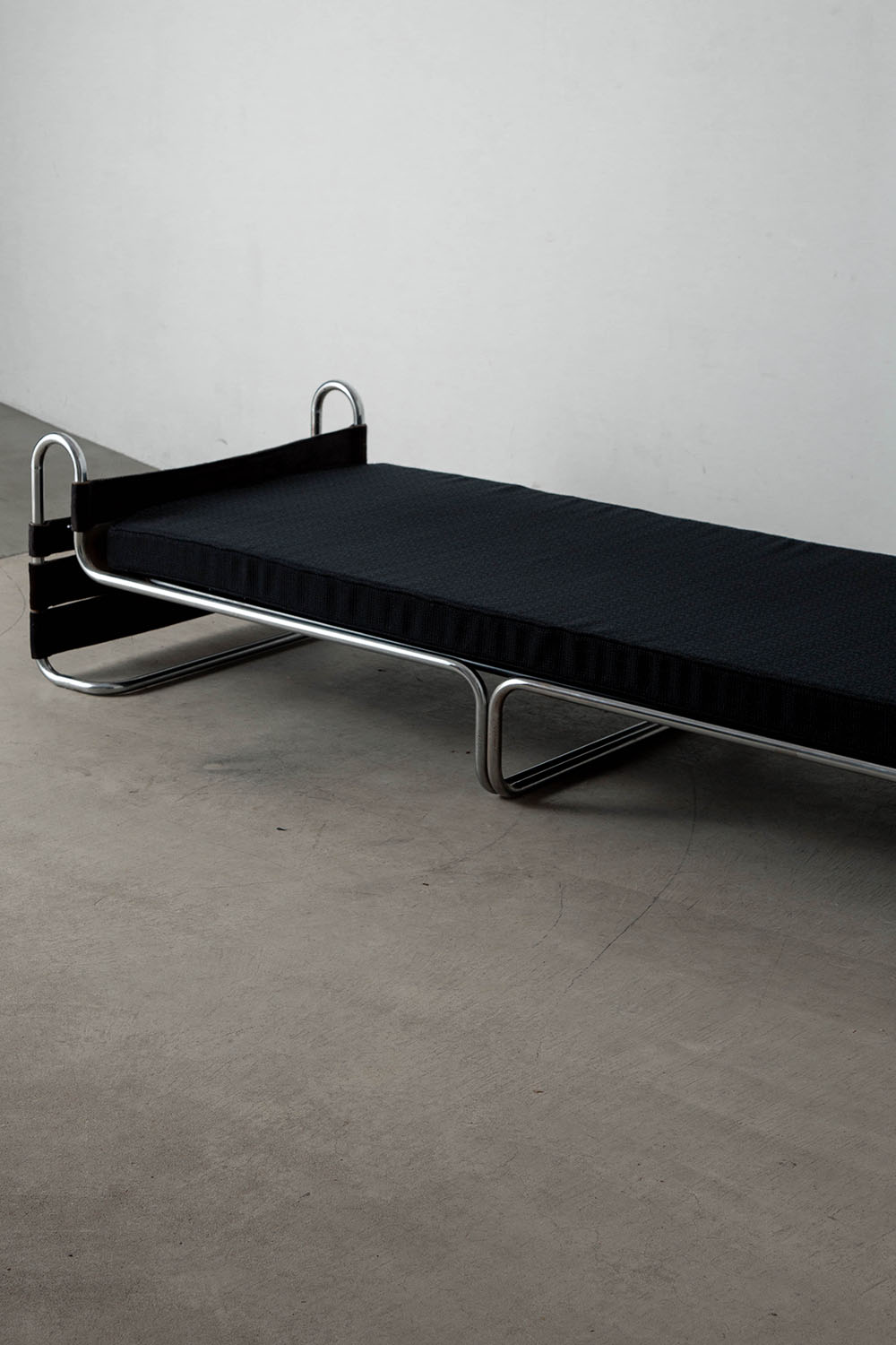 Wassily Daybed,ワシリーデイベッド,ワシリー,デイベッド,Marcel Breuer,マルセル・ブロイヤー,Germany,ドイツ,清澄白河,Antique,Vintage,Interior Design,stoop,topso,アンティーク,ビンテージ,ヴィンテージ,家具,雑貨,インテリア,店舗什器,設計,インテリアデザイン,内装,什器,店舗設計,ギャラリー,デザイナーズ家具,ショールーム
