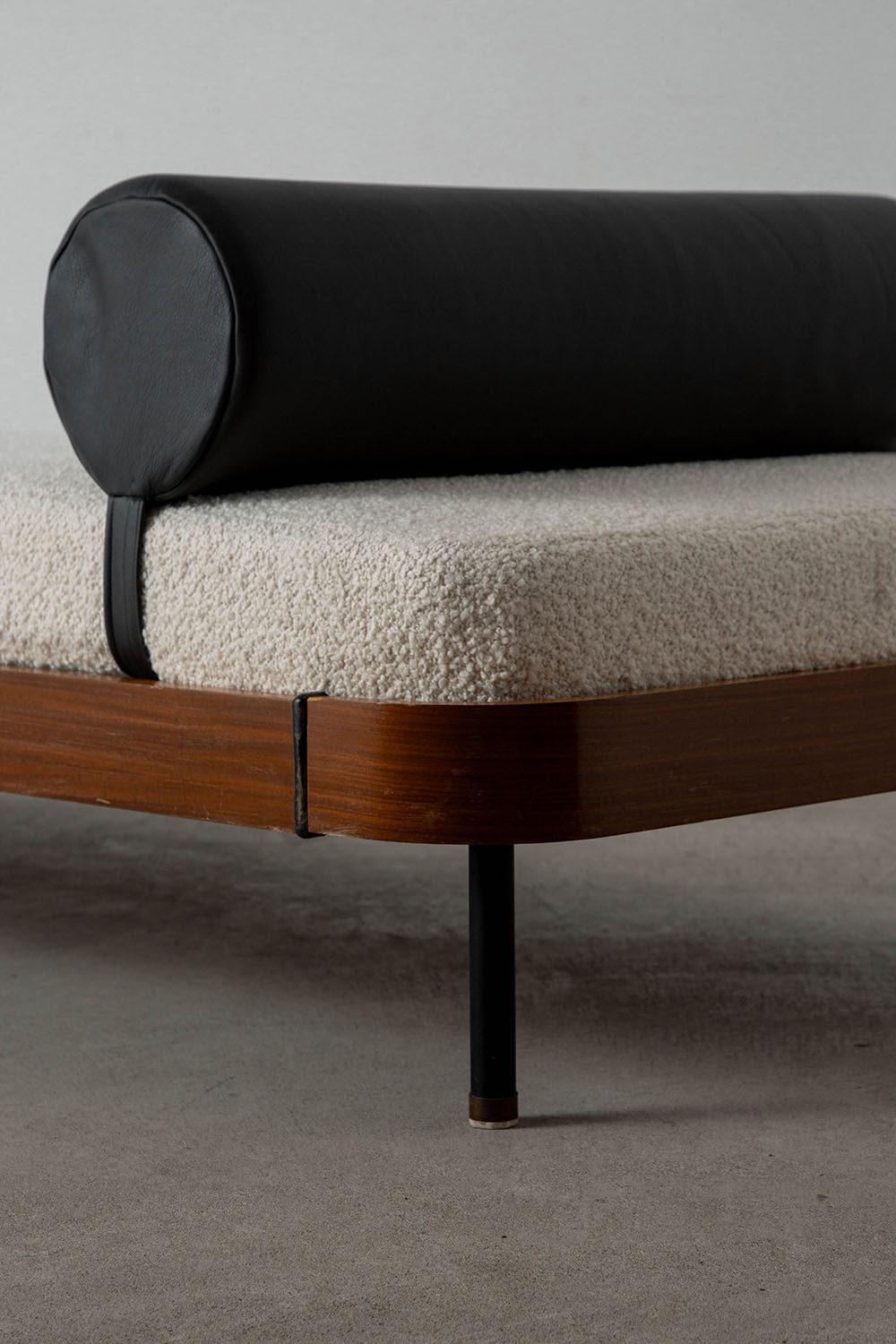 Day Bed,デイベッド,Gio Ponti,ジオ・ポンティ, Italbed,イタルベッド,Italy,イタリア,清澄白河,Antique,Vintage,Interior Design,stoop,topso,アンティーク,ビンテージ,ヴィンテージ,家具,雑貨,インテリア,店舗什器,設計,インテリアデザイン,内装,什器,店舗設計,ギャラリー,デザイナーズ家具,ショールーム