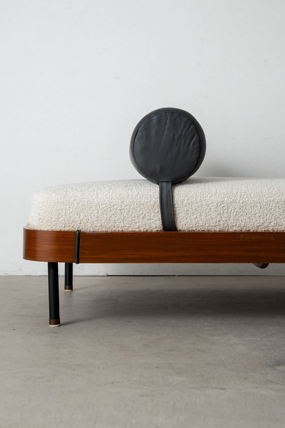 Day Bed,デイベッド,Gio Ponti,ジオ・ポンティ, Italbed,イタルベッド,Italy,イタリア,清澄白河,Antique,Vintage,Interior Design,stoop,topso,アンティーク,ビンテージ,ヴィンテージ,家具,雑貨,インテリア,店舗什器,設計,インテリアデザイン,内装,什器,店舗設計,ギャラリー,デザイナーズ家具,ショールーム