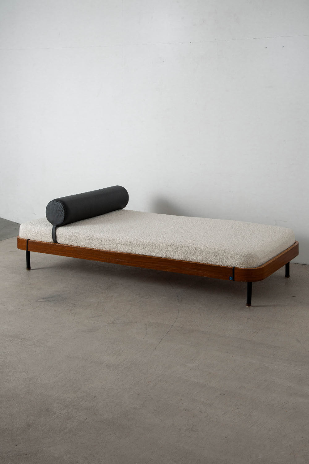 Day Bed,デイベッド,Gio Ponti,ジオ・ポンティ, Italbed,イタルベッド,Italy,イタリア,清澄白河,Antique,Vintage,Interior Design,stoop,topso,アンティーク,ビンテージ,ヴィンテージ,家具,雑貨,インテリア,店舗什器,設計,インテリアデザイン,内装,什器,店舗設計,ギャラリー,デザイナーズ家具,ショールーム