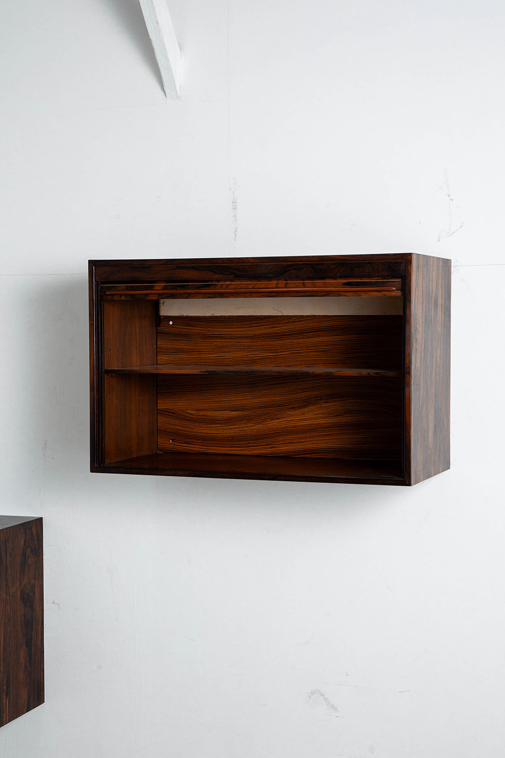 Wall Shelf,ウォールシェルフ,Side Table,サイドテーブル,Gianfranco Frattini,ジャンフランコ・フラッティーニ,Bernini,ベルニーニ,Italy,イタリア,Rosewood,ローズウッド,清澄白河,Antique,Vintage,Interior Design,stoop,topso,アンティーク,ビンテージ,ヴィンテージ,家具,雑貨,インテリア,店舗什器,設計,インテリアデザイン,内装,什器,店舗設計,ギャラリー,デザイナーズ家具,ショールーム