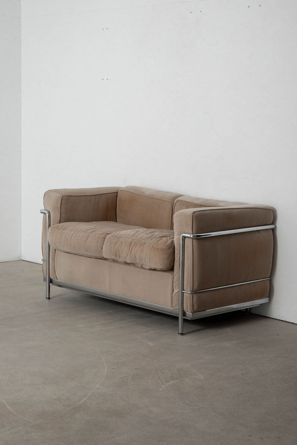 LC2 Sofa, LC2,Sofa,ソファ,Le Corbusier,ル・コルビジェ,Charlotte Perriand,シャルロット・ペリアン,Pierre Jeanneret,ピエール・ジャンヌレ,Cassina,カッシーナ,Italy,イタリア,France,フランス,清澄白河,Antique,Vintage,Interior Design,stoop,topso,アンティーク,ビンテージ,ヴィンテージ,家具,雑貨,インテリア,店舗什器,設計,インテリアデザイン,内装,什器,店舗設計,ギャラリー,デザイナーズ家具,ショールーム