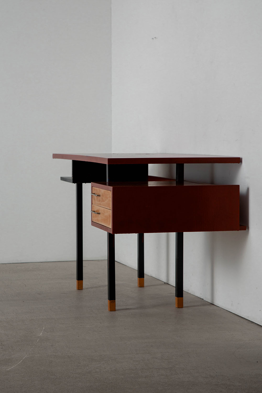 Desk,デスク,ダッチデザイン,Netherlamds,オランダ,清澄白河,Antique,Vintage,Interior Design,stoop,topso,アンティーク,ビンテージ,ヴィンテージ,家具,雑貨,インテリア,店舗什器,設計,インテリアデザイン,内装,什器,店舗設計,ギャラリー,デザイナーズ家具,ショールーム