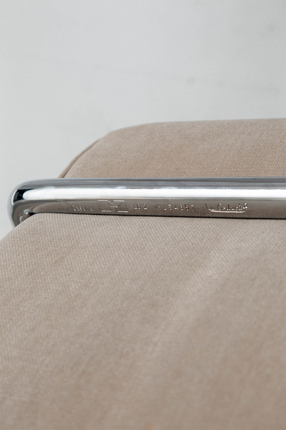 LC2 Sofa, LC2,Sofa,ソファ,Le Corbusier,ル・コルビジェ,Charlotte Perriand,シャルロット・ペリアン,Pierre Jeanneret,ピエール・ジャンヌレ,Cassina,カッシーナ,Italy,イタリア,France,フランス,清澄白河,Antique,Vintage,Interior Design,stoop,topso,アンティーク,ビンテージ,ヴィンテージ,家具,雑貨,インテリア,店舗什器,設計,インテリアデザイン,内装,什器,店舗設計,ギャラリー,デザイナーズ家具,ショールーム