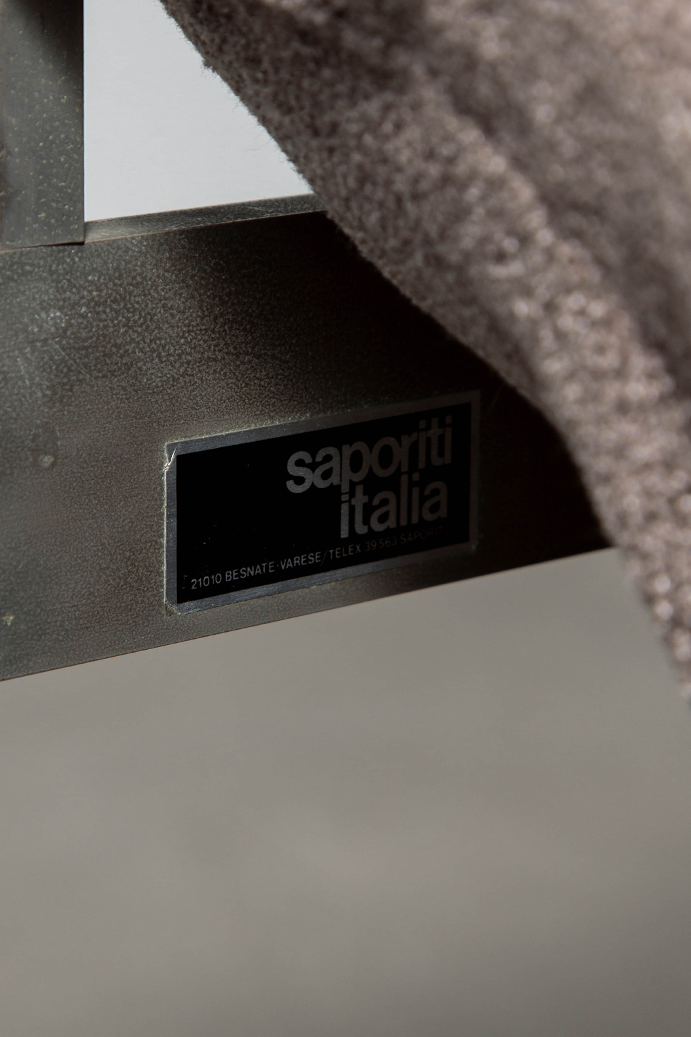 Onda Sofa by Giovanni Offredi for Saporiti Italia in Fabric and Steel