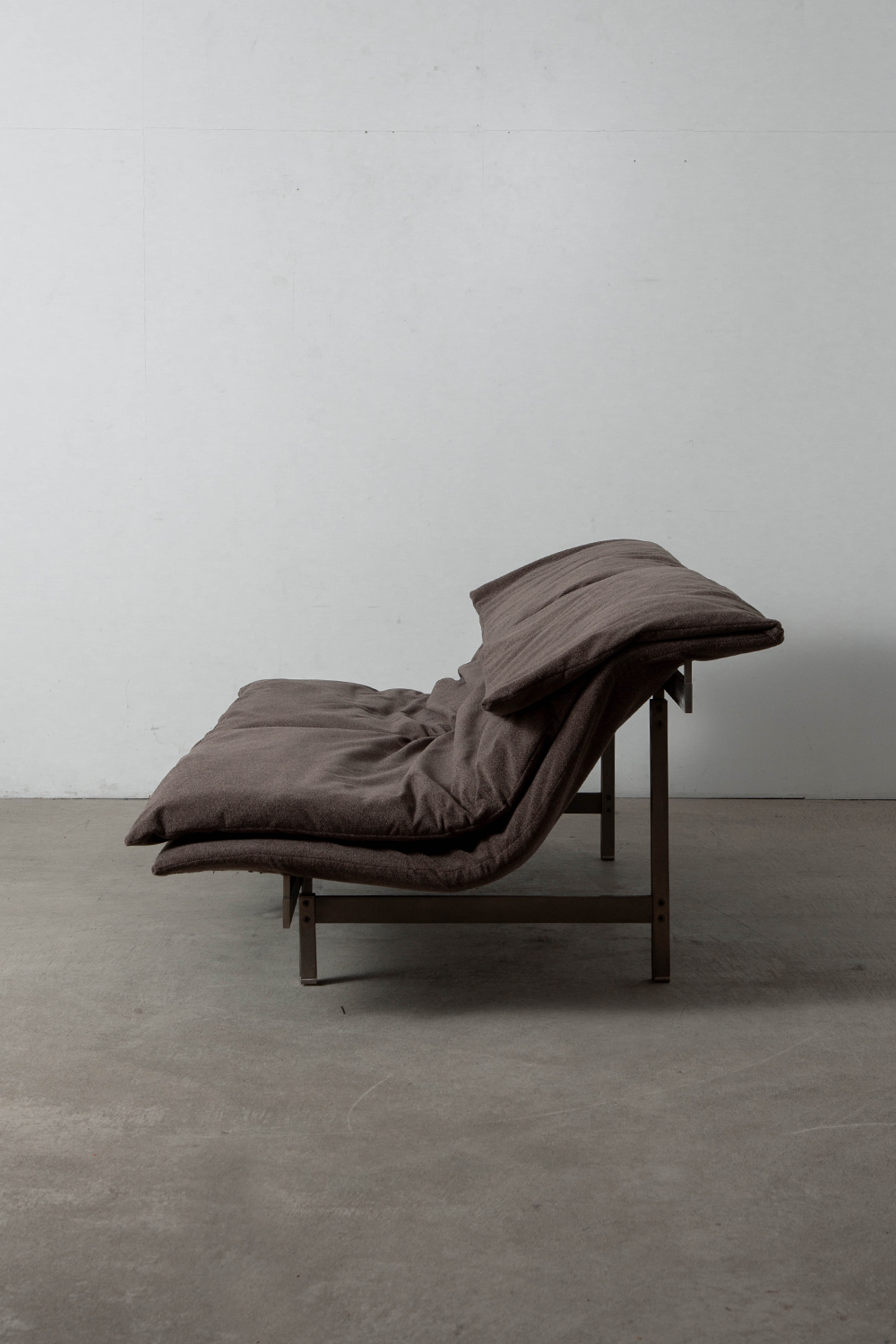 Onda Sofa by Giovanni Offredi for Saporiti Italia in Fabric and Steel