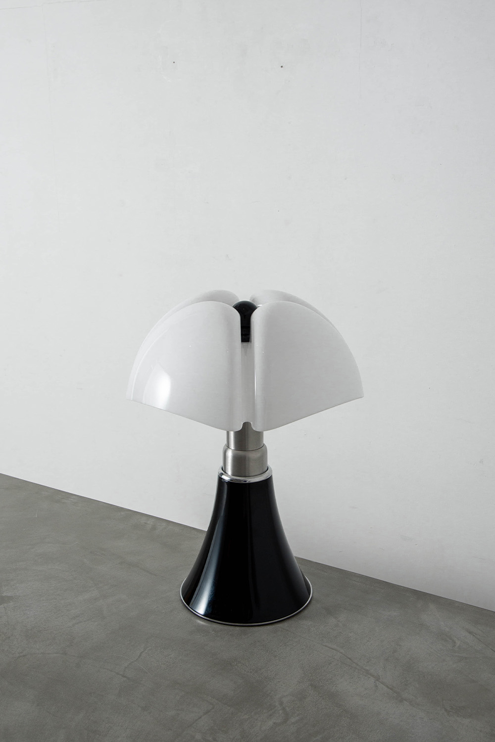 PIPISTRELLO Medium Table Lamp by Gae Aulenti for Martinelli Luce