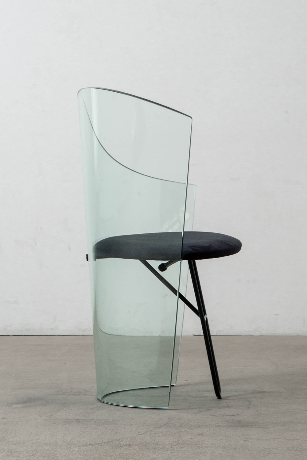 Bent Glass Chair,Glass ,Glass Furniture,ガラス,ガラスファニチャー,清澄白河,アンティークショップ,Antique,Vintage,Interior Design,アンティーク,ビンテージ,ヴィンテージ,家具,雑貨,インテリア,店舗什器,設計,インテリアデザイン,内装,什器,店舗設計,ギャラリー,ミッドセンチュリー,イタリア,ヴィンテージチェア, ,Vintage Chair,チェア