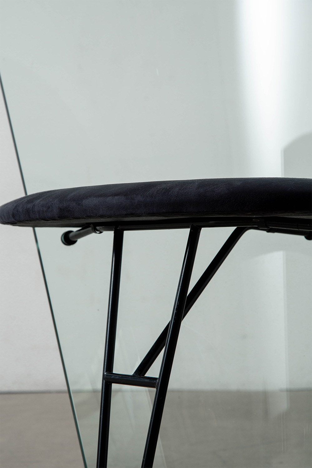 Bent Glass Chair,Glass ,Glass Furniture,ガラス,ガラスファニチャー,清澄白河,アンティークショップ,Antique,Vintage,Interior Design,アンティーク,ビンテージ,ヴィンテージ,家具,雑貨,インテリア,店舗什器,設計,インテリアデザイン,内装,什器,店舗設計,ギャラリー,ミッドセンチュリー,イタリア,ヴィンテージチェア, ,Vintage Chair,チェア