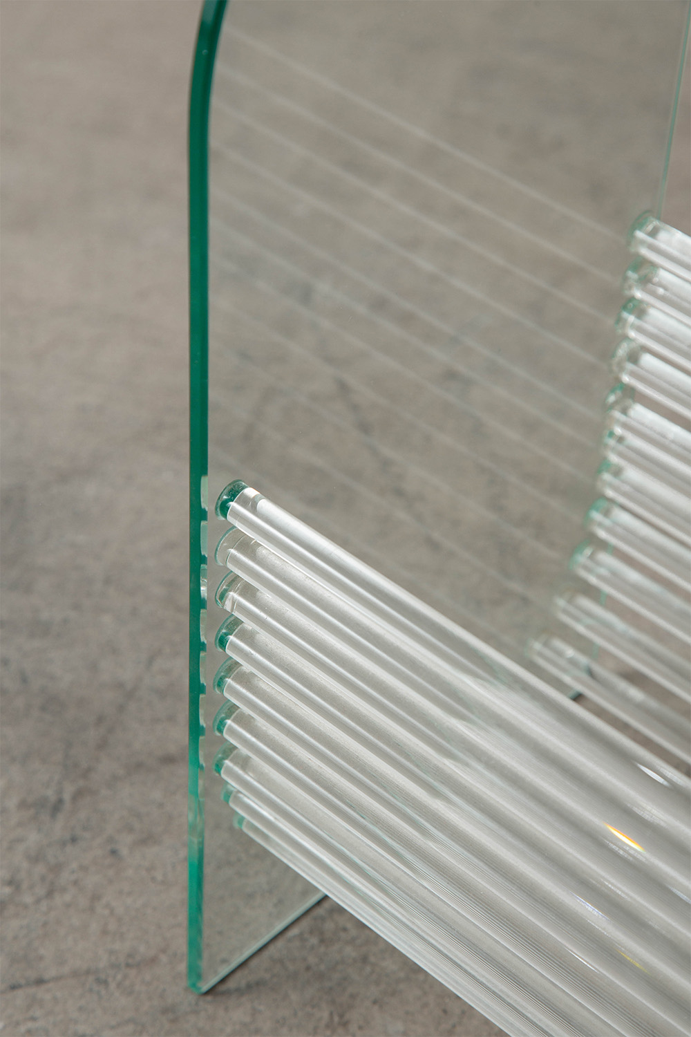 Marais International,Magazine rack,Glass,Glass Furniture,Italy,マレ・インターナショナル,マガジンラック,ガラス,ガラスファニチャー,イタリア,France,フランス,清澄白河,Antique,Vintage,Interior Design,stoop,topso,アンティーク,ビンテージ,ヴィンテージ,家具,雑貨,インテリア,店舗什器,設計,インテリアデザイン,内装,什器,店舗設計,ギャラリー,デザイナーズ家具,ショールーム