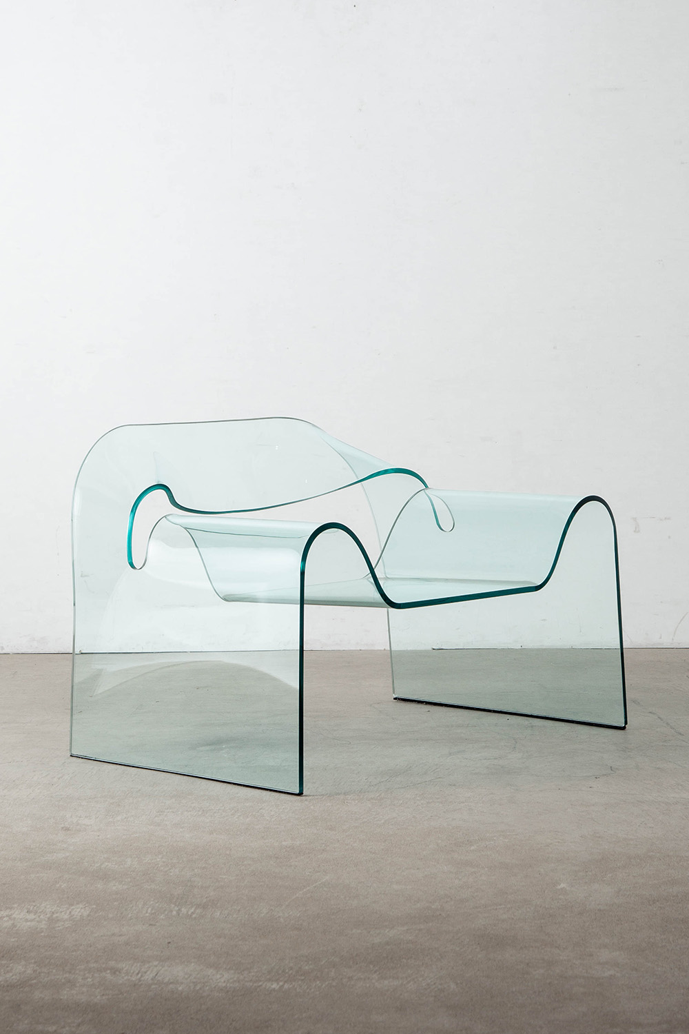 Ghost armchair,Cini Boeri,Tomu Katayanagi,FIAM,Ghost,Compasso d'Oro,Glass Furniture,Glass,Italy,ゴースト,ゴーストアームチェア,チニ・ボエリ,片柳トム,フィアム,コンパッソドーロ,アームチェア,チェア,イタリア,France,フランス,清澄白河,Antique,Vintage,Interior Design,stoop,topso,アンティーク,ビンテージ,ヴィンテージ,家具,雑貨,インテリア,店舗什器,設計,インテリアデザイン,内装,什器,店舗設計,ギャラリー,デザイナーズ家具,ショールーム