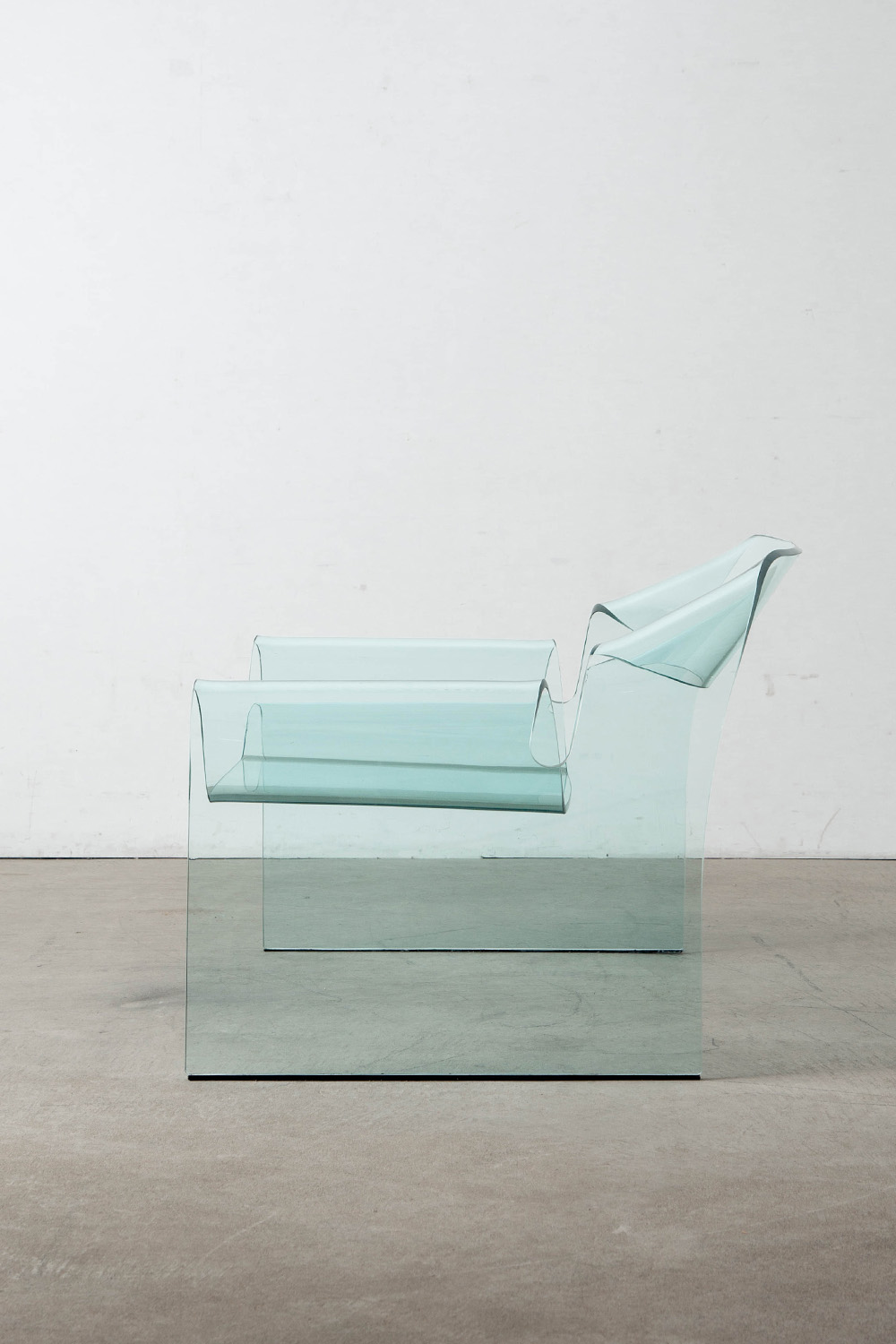 Ghost armchair,Cini Boeri,Tomu Katayanagi,FIAM,Ghost,Compasso d'Oro,Glass Furniture,Glass,Italy,ゴースト,ゴーストアームチェア,チニ・ボエリ,片柳トム,フィアム,コンパッソドーロ,アームチェア,チェア,イタリア,France,フランス,清澄白河,Antique,Vintage,Interior Design,stoop,topso,アンティーク,ビンテージ,ヴィンテージ,家具,雑貨,インテリア,店舗什器,設計,インテリアデザイン,内装,什器,店舗設計,ギャラリー,デザイナーズ家具,ショールーム