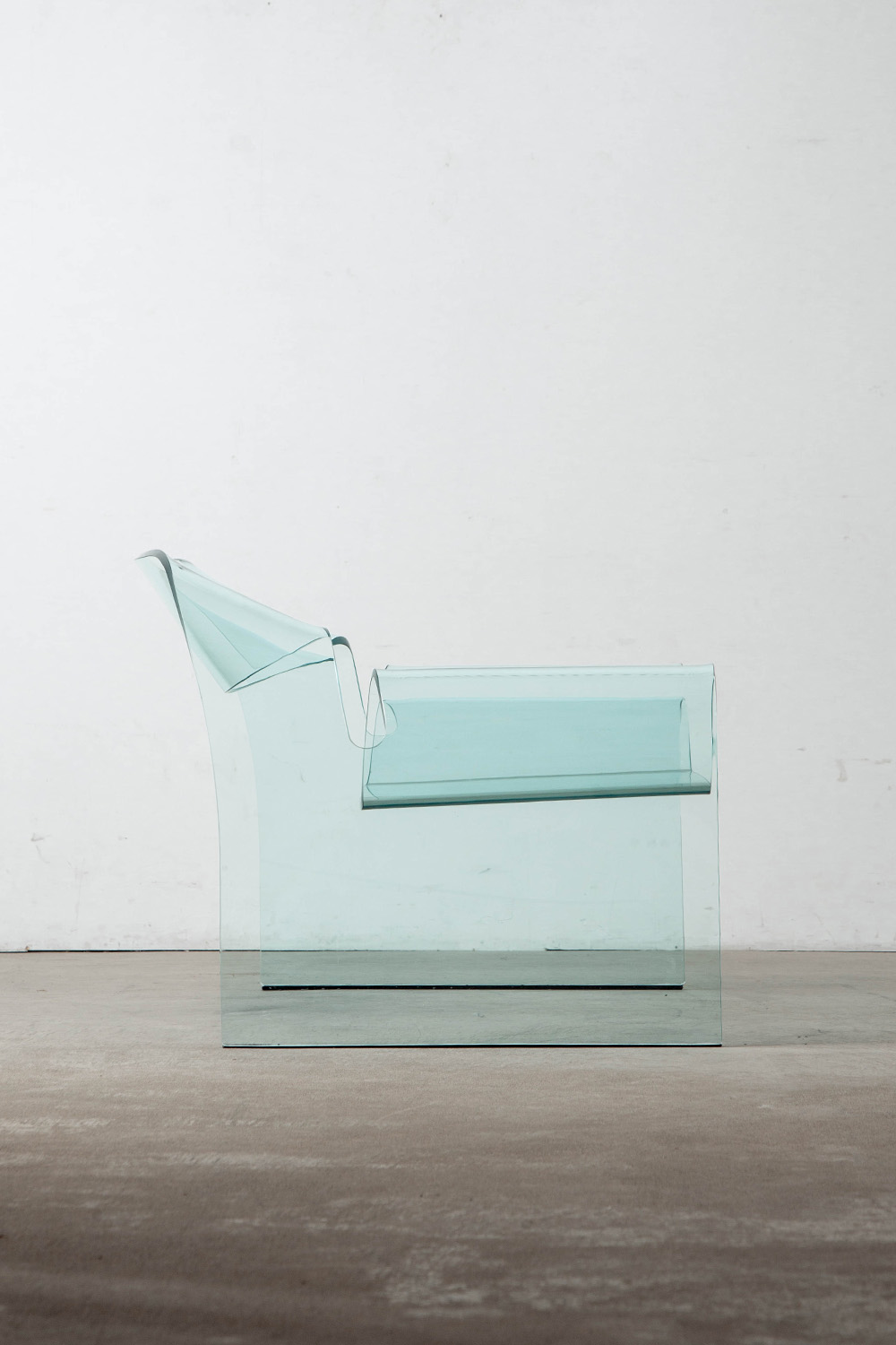 Ghost armchair,Cini Boeri,Tomu Katayanagi,FIAM,Ghost,Compasso d'Oro,Glass Furniture,Glass,Italy,ゴースト,ゴーストアームチェア,チニ・ボエリ,片柳トム,フィアム,コンパッソドーロ,アームチェア,チェア,イタリア,France,フランス,清澄白河,Antique,Vintage,Interior Design,stoop,topso,アンティーク,ビンテージ,ヴィンテージ,家具,雑貨,インテリア,店舗什器,設計,インテリアデザイン,内装,什器,店舗設計,ギャラリー,デザイナーズ家具,ショールーム