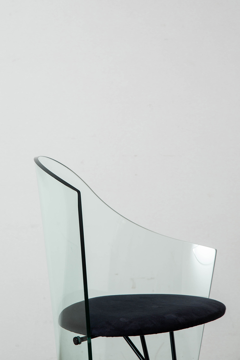 Bent Glass Chair,Glass ,Glass Furniture,ガラス,ガラスファニチャー,清澄白河,アンティークショップ,Antique,Vintage,Interior Design,アンティーク,ビンテージ,ヴィンテージ,家具,雑貨,インテリア,店舗什器,設計,インテリアデザイン,内装,什器,店舗設計,ギャラリー,ミッドセンチュリー,イタリア,ヴィンテージチェア, ,Vintage Chair,チェア