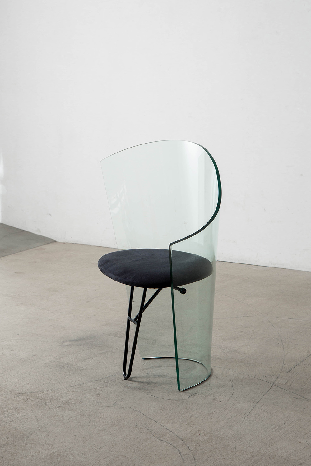Bent Glass Chair,Glass ,Glass Furniture,ガラス,ガラスファニチャー,清澄白河,アンティークショップ,Antique,Vintage,Interior Design,アンティーク,ビンテージ,ヴィンテージ,家具,雑貨,インテリア,店舗什器,設計,インテリアデザイン,内装,什器,店舗設計,ギャラリー,ミッドセンチュリー,イタリア,ヴィンテージチェア, ,Vintage Chair,チェア