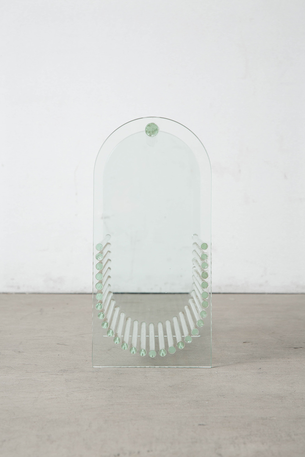 Marais International,Magazine rack,Glass,Glass Furniture,Italy,マレ・インターナショナル,マガジンラック,ガラス,ガラスファニチャー,イタリア,France,フランス,清澄白河,Antique,Vintage,Interior Design,stoop,topso,アンティーク,ビンテージ,ヴィンテージ,家具,雑貨,インテリア,店舗什器,設計,インテリアデザイン,内装,什器,店舗設計,ギャラリー,デザイナーズ家具,ショールーム