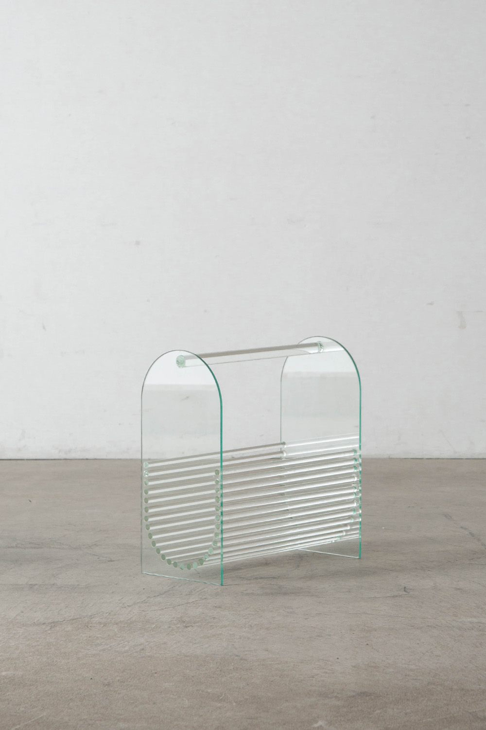 Marais International,Magazine rack,Glass,Glass Furniture,Italy,マレ・インターナショナル,マガジンラック,ガラス,ガラスファニチャー,イタリア,France,フランス,清澄白河,Antique,Vintage,Interior Design,stoop,topso,アンティーク,ビンテージ,ヴィンテージ,家具,雑貨,インテリア,店舗什器,設計,インテリアデザイン,内装,什器,店舗設計,ギャラリー,デザイナーズ家具,ショールーム