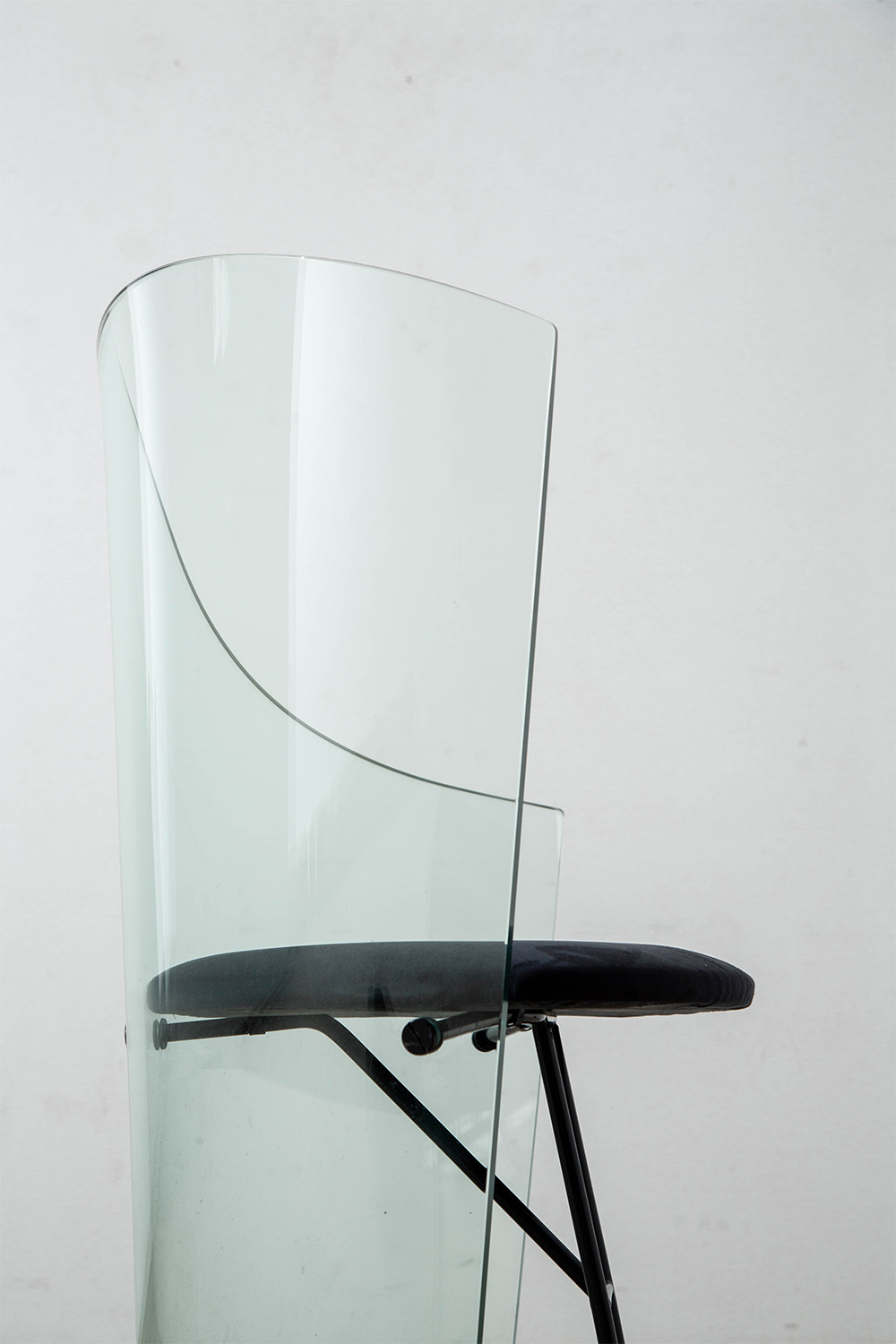 Bent Glass Chair,Glass ,Glass Furniture,ガラス,ガラスファニチャー,清澄白河,アンティークショップ,Antique,Vintage,Interior Design,アンティーク,ビンテージ,ヴィンテージ,家具,雑貨,インテリア,店舗什器,設計,インテリアデザイン,内装,什器,店舗設計,ギャラリー,ミッドセンチュリー,イタリア,ヴィンテージチェア, ,Vintage Chair,チェア